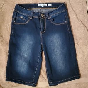 Junior's size 3 WannaBettaButt? Denim Jean Shorts